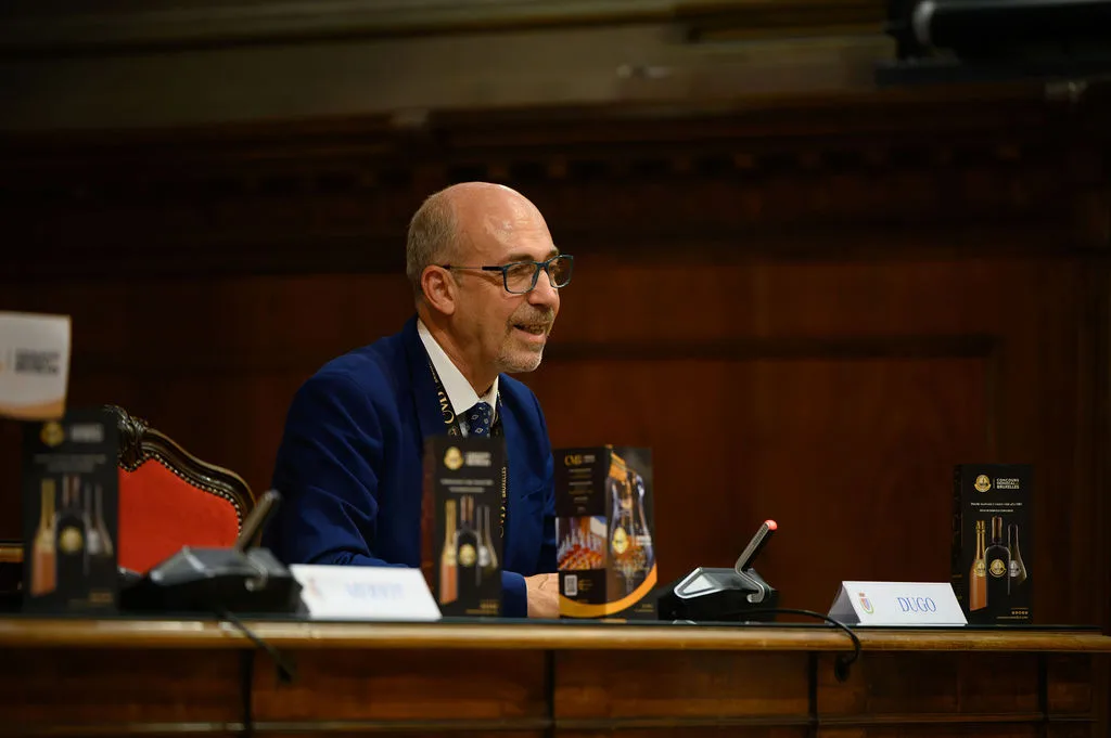 Carlo Dugo durante una sessione del Concours Mondial de Bruxelles